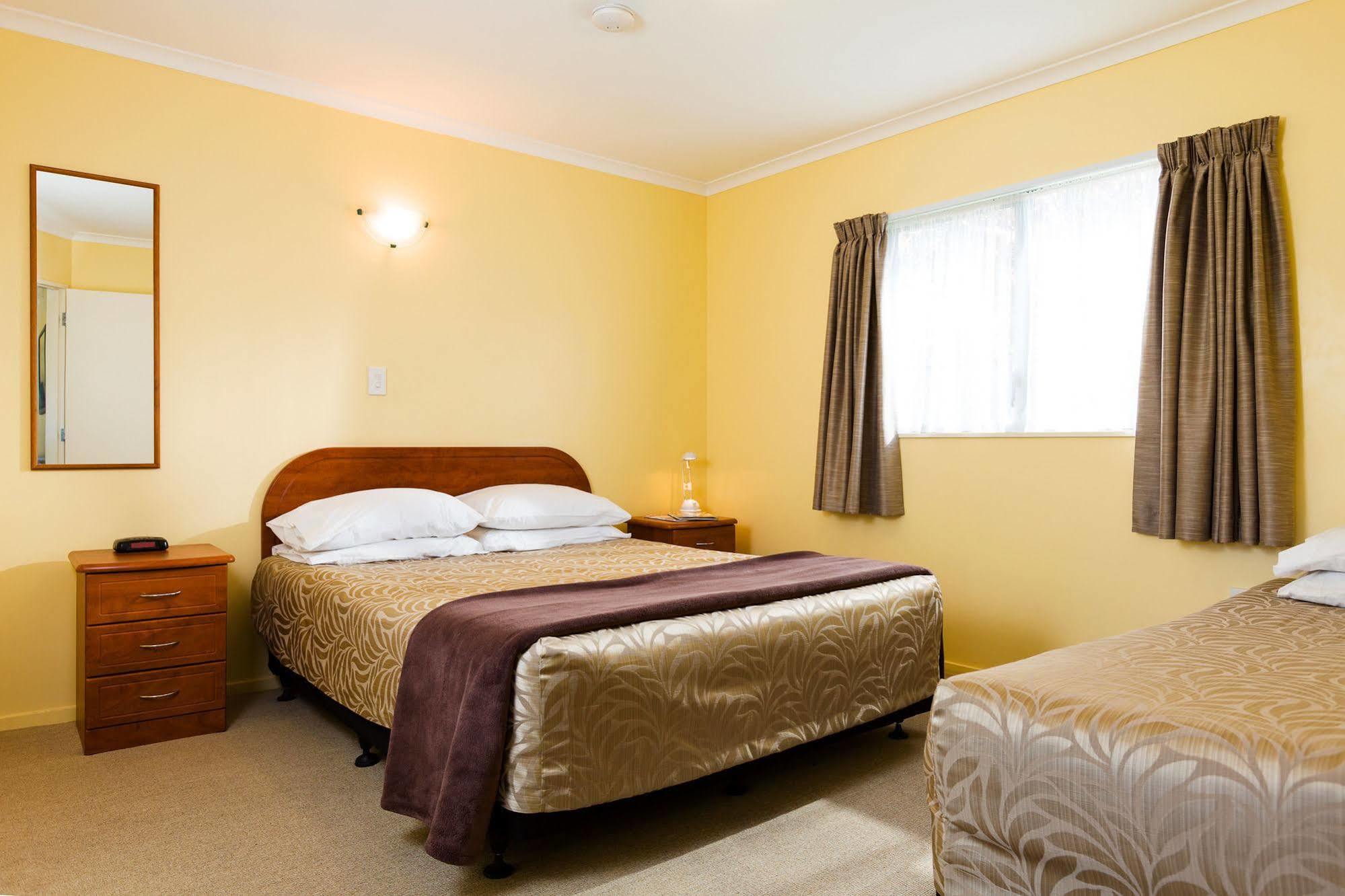 Elliotts Kapiti Coast Motor Lodge Paraparaumu Dış mekan fotoğraf